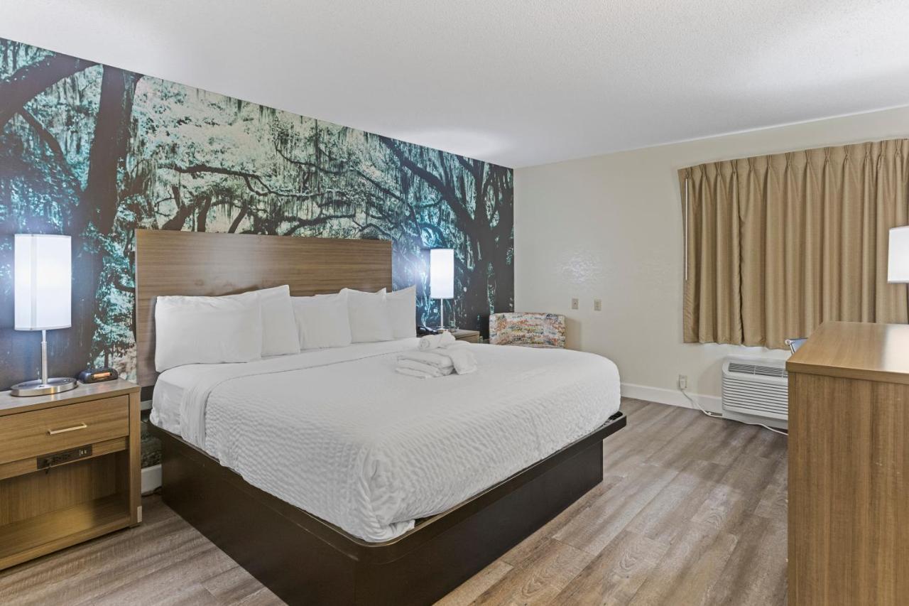 Clarion Pointe Savannah Gateway I-95 Extérieur photo