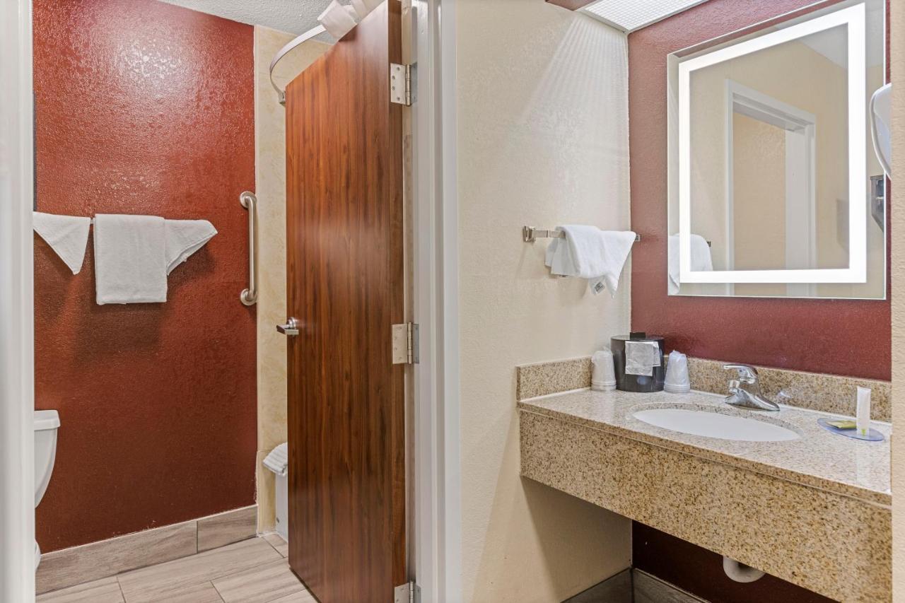 Clarion Pointe Savannah Gateway I-95 Extérieur photo
